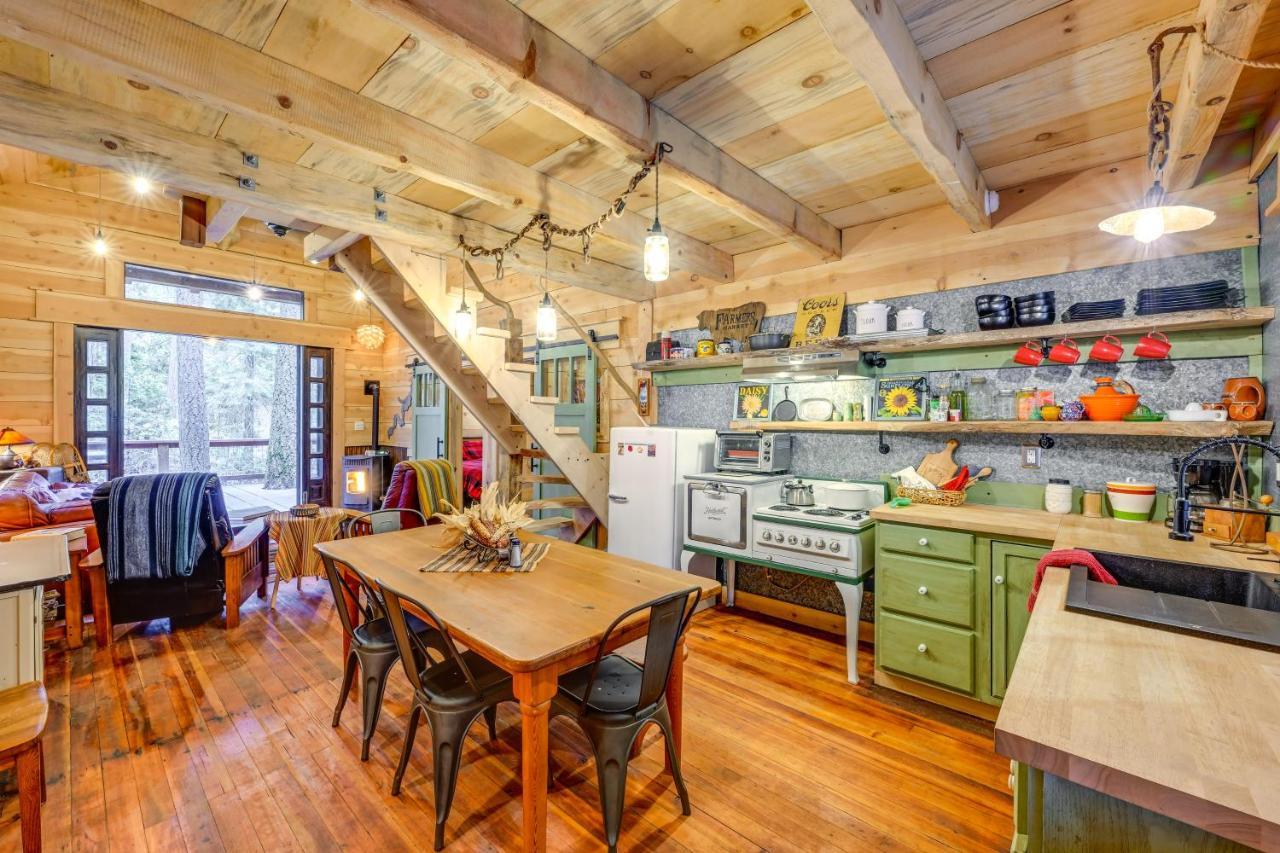 Enchanting Creekside Cabin Near Kings Canyon Park! Badger Exterior photo